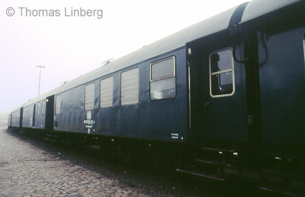 90048